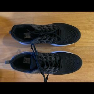 Women’s 9.5 NEW Athletic